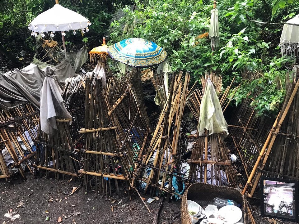 Wisata Religi dan Budaya di Desa Adat Trunyan: Pemakaman Unik Tanpa Mengubur Jenazah