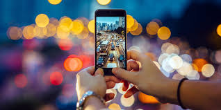 Tips Foto Keren Pakai HP Biasa: Bukan Kamera Mahal, Tapi Skill Lo!